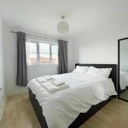 Colliers Wood 1 Bed South London Short Stay Mitcham Exterior photo